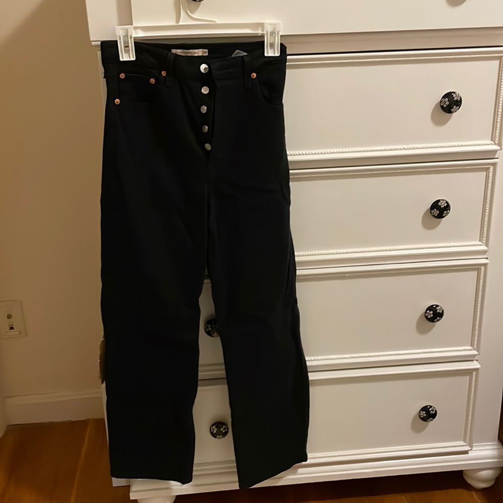 Black Ribcage Straight Levi’s